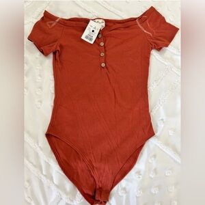NWT Off the Shoulder Bodysuit Size Small